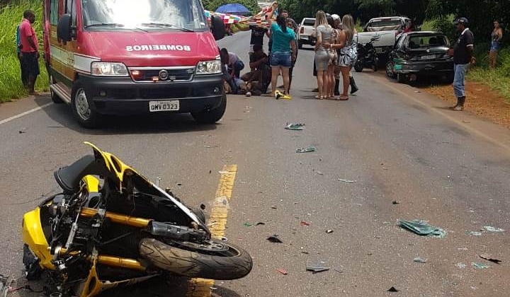Acidente envolvendo carro e motocicleta na MGC-354 em Patos de Minas deixa uma pessoa gravemente ferida Acidente envolvendo carro e motocicleta na MGC-354 em Patos de Minas deixa uma pessoa gravemente ferida