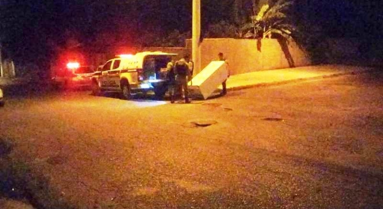 Homem aproveita ausência de ex-mulher e pega geladeira, dinheiro e outros bens da casa dela Homem aproveita ausência de ex-mulher e pega geladeira, dinheiro e outros bens da casa dela