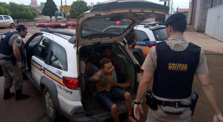 PM de Lagoa Formosa encaminha para a delegacia de polícia indivíduos que podem ter participação em homicídio PM de Lagoa Formosa encaminha para a delegacia de polícia indivíduos que podem ter participação em homicídio