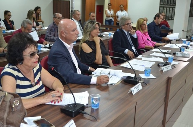 Vereadores de Patos de Minas prometem cobrar atitude dos administradores do Hospital São Lucas