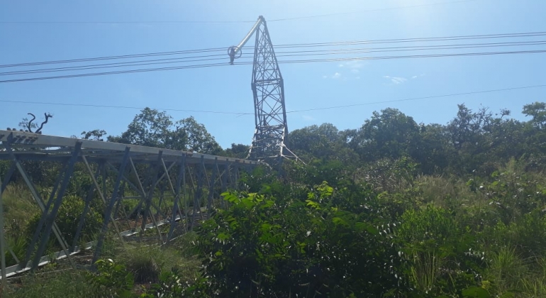 Ladrões danificam torres e furtam o equivalente a 24 km de fios em Presidente Olegário