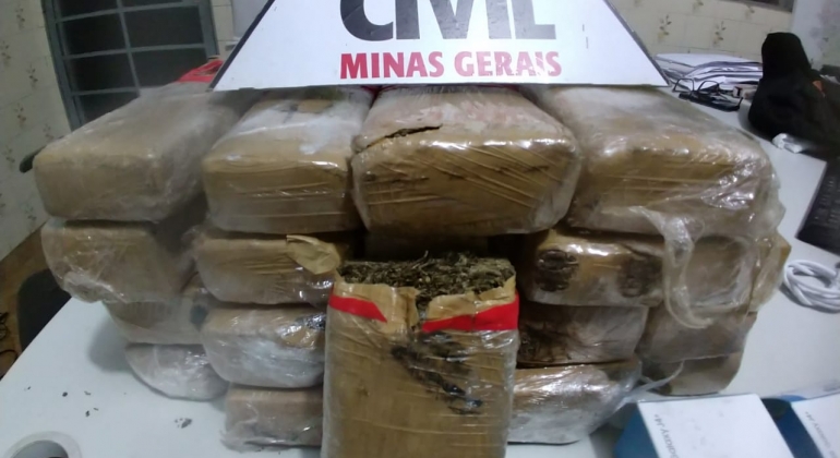 Polícia Civil de Patos de Minas apreende 20 quilos de maconha e prende 4 suspeitos de tráfico