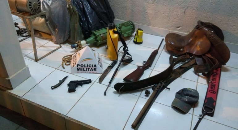 Indivíduos cometem furtos em fazenda no município de Carmo do Paranaíba e acabam presos pela PM