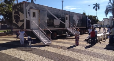 Carreta do Hospital do Câncer de Barretos realiza 90 atendimentos em Carmo do Paranaíba