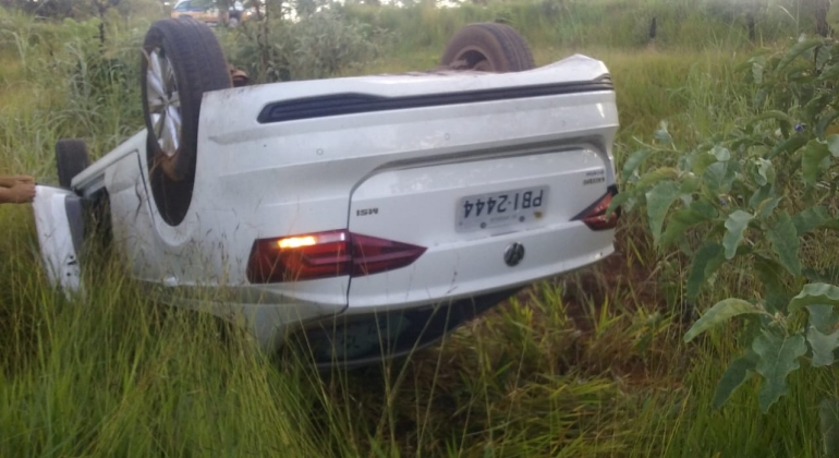 Motorista cochila ao volante e veículo sai da pista na BR-354 e capota Motorista cochila ao volante e veículo sai da pista na BR-354 e capota