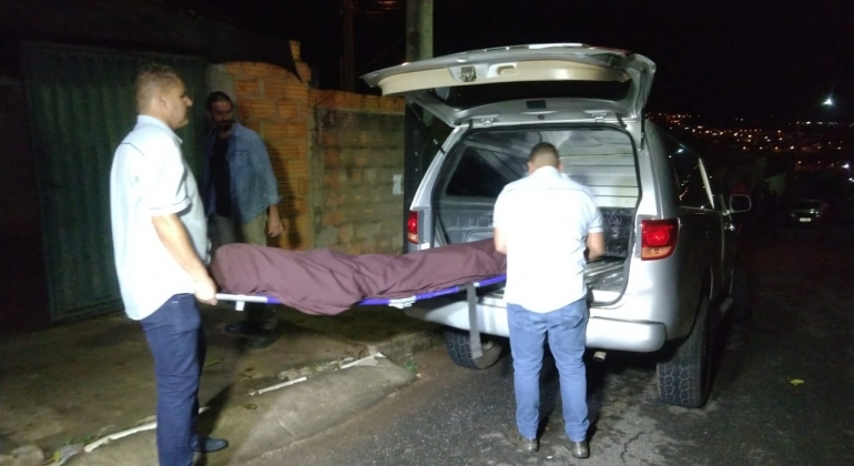 Rapaz de 23 anos é morto a tiros na Bairro Alto Colina na cidade de Patos de Minas Rapaz de 23 anos é morto a tiros na Bairro Alto Colina na cidade de Patos de Minas