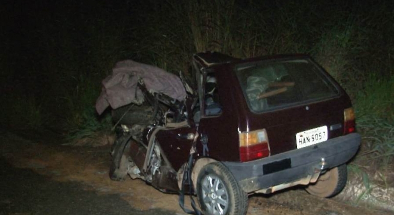Colisão frontal na BR-365 mata motorista de 43 anos Colisão frontal na BR-365 mata motorista de 43 anos