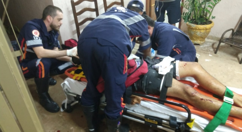 Homem de 29 anos é morto a tiros em frente à casa onde morava em Patos de Minas Homem de 29 anos é morto a tiros em frente à casa onde morava em Patos de Minas