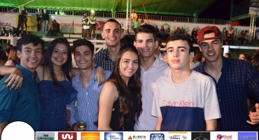 Público presente na Festa do Feijão vive noite especial com Di Paulo e Paulino e rodeio