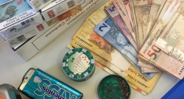 Polícia Militar de Carmo do Paranaíba encaminha suspeitos de pratica de jogos de azar para a delegacia Polícia Militar de Carmo do Paranaíba encaminha suspeitos de pratica de jogos de azar para a delegacia