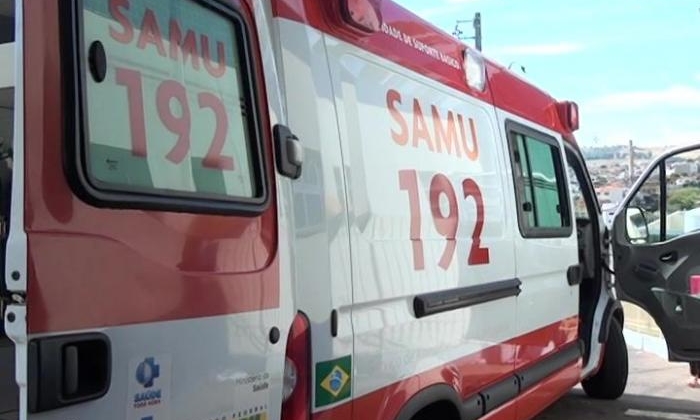 Mecânico de 46 anos morre prensado por máquina carregadeira durante conserto 