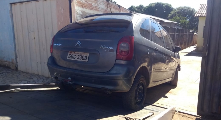 PM de Carmo do Paranaíba apreende veículo adulterado e encaminha duas pessoas para a delegacia