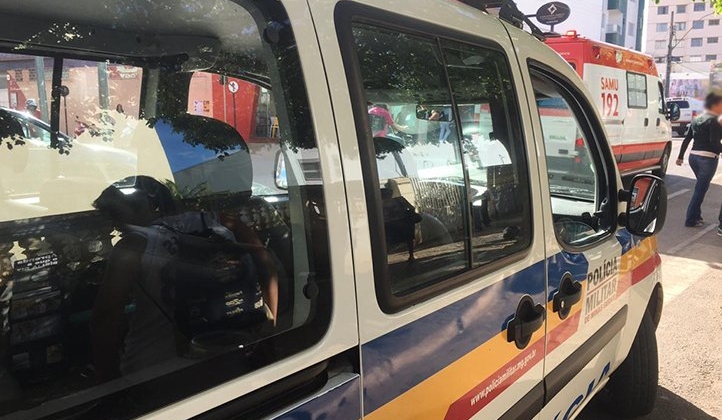 Condutores ficam feridos em acidente envolvendo duas motos na Rua Major Gote