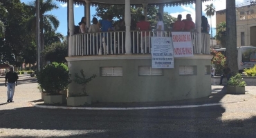 Greve Geral em Patos de Minas: sindicalistas protestam na Praça do Coreto