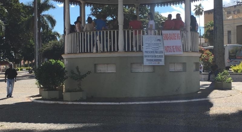 Greve Geral em Patos de Minas: sindicalistas protestam na Praça do Coreto