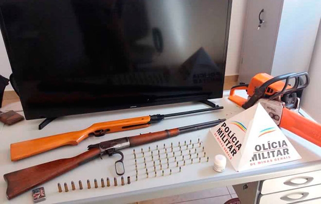 PM monta operação e prende três com espingarda, munições e diversos materiais furtados em Tiros PM monta operação e prende três com espingarda, munições e diversos materiais furtados em Tiros