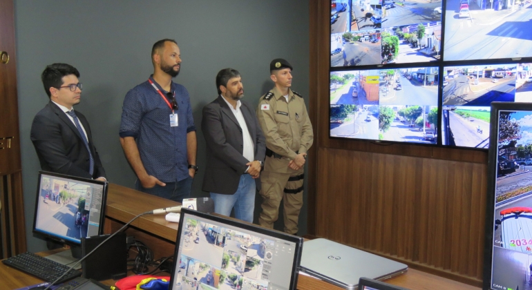 Polícia Militar de Carmo do Paranaíba inaugura sistema de vídeo monitoramento Olho Vivo