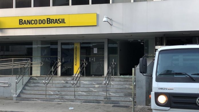Criminosos atacam banco em Uberaba