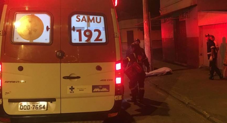 Jovem morre e namorada fica ferida em acidente envolvendo motocicleta em Patos de Minas