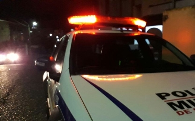 Confusão em motel termina com homem pulando muro sem pagar a conta e duas pessoas presas