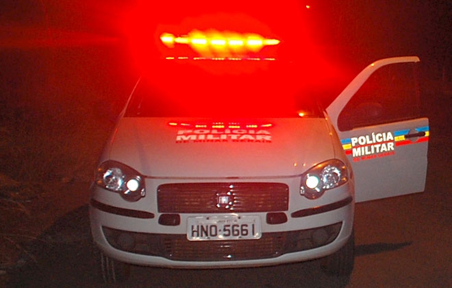 Bandidos prendem vítimas em quarto e fazem limpa em casa 