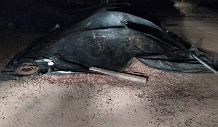Polícia localiza carga de café roubada que renderia cerca de 150 sacas Polícia localiza carga de café roubada que renderia cerca de 150 sacas