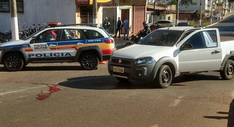 Homem de 70 anos é socorrido em estado grave após ser atropelado em Patos de Minas