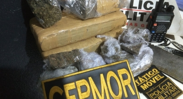 Grande quantidade de maconha, crack e cocaína foram apreendidas em Patos de Minas Grande quantidade de maconha, crack e cocaína foram apreendidas em Patos de Minas