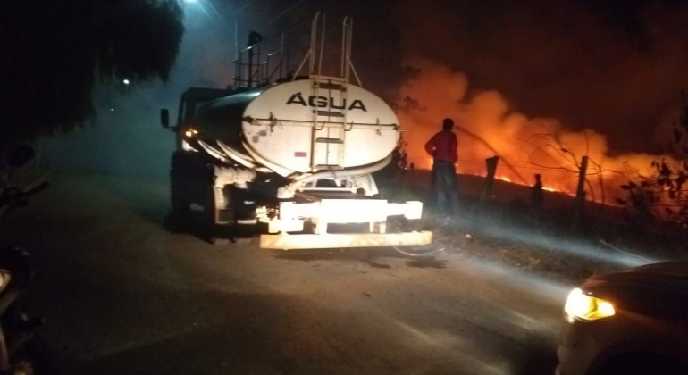 Incêndio criminoso coloca em risco moradores do Bairro Santa Cruz em Carmo do Paranaíba