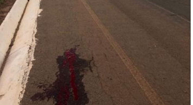 Motociclista fica ferido após bater em caminhão na BR 354 na cidade de Patos de Minas Motociclista fica ferido após bater em caminhão na BR 354 na cidade de Patos de Minas