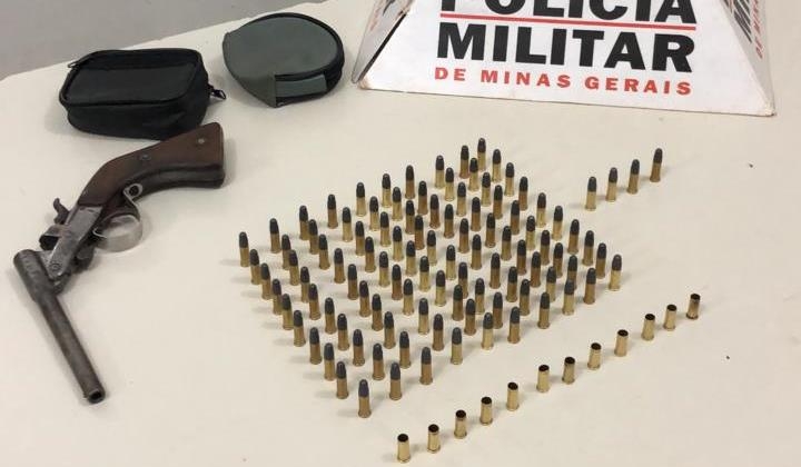 Idoso de 85 anos atira contra militares na cidade de Lagoa Formosa e atinge viatura Idoso de 85 anos atira contra militares na cidade de Lagoa Formosa e atinge viatura