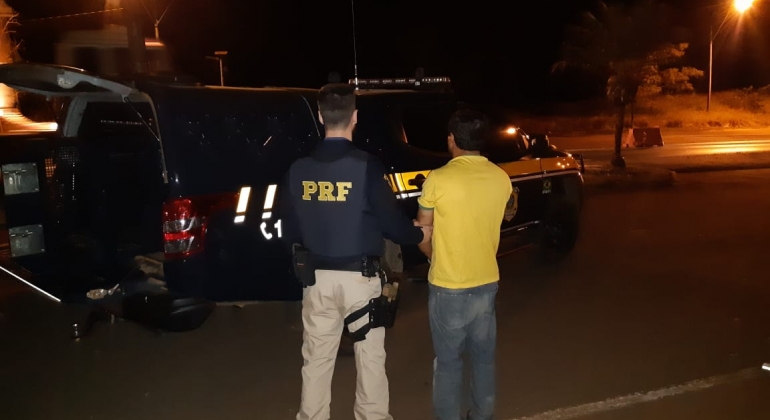 Suspeito de roubar celulares em Patos de Minas e região é preso pala PRF Suspeito de roubar celulares em Patos de Minas e região é preso pala PRF