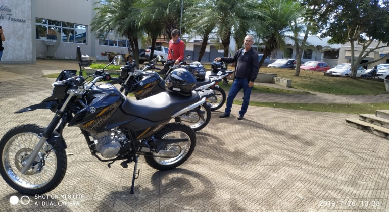 Prefeitura de Lagoa Formosa adquire 3 motocicletas que serão usadas para serviços gerais 