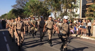 Tradição: desfile de sete de setembro acontece na Avenida Getúlio Vargas em Patos de Minas