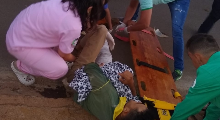 Lagoa Formosa: acidente em cruzamento com alto índice de acidentes deixa motoqueiro com fratura na perna direita Lagoa Formosa: acidente em cruzamento com alto índice de acidentes deixa motoqueiro com fratura na perna direita
