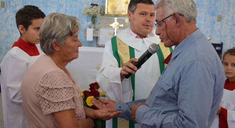 Bodas de ouro: casal de Lagoa Formosa completa 50 anos de matrimônio com festa e celebração missa 