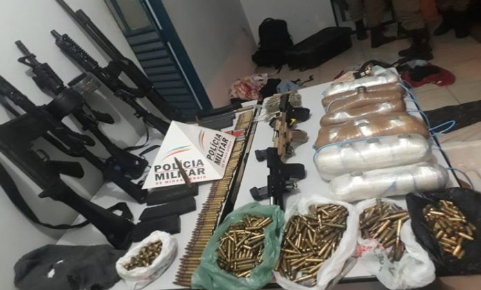 Em troca de tiros, PM mata bandidos que fariam ataque com explosivos no Norte de Minas Em troca de tiros, PM mata bandidos que fariam ataque com explosivos no Norte de Minas