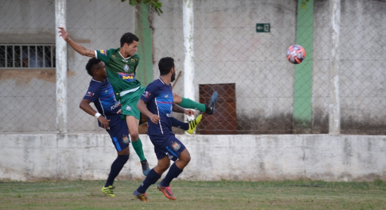 Ouro Verde de Arapuá e Paranaíba fazem a final do Campeonato Regional da Liga Patense