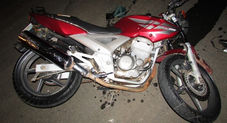 Motociclista fica gravemente ferido em acidente na Avenida JK na cidade de Patos de Minas Motociclista fica gravemente ferido em acidente na Avenida JK na cidade de Patos de Minas