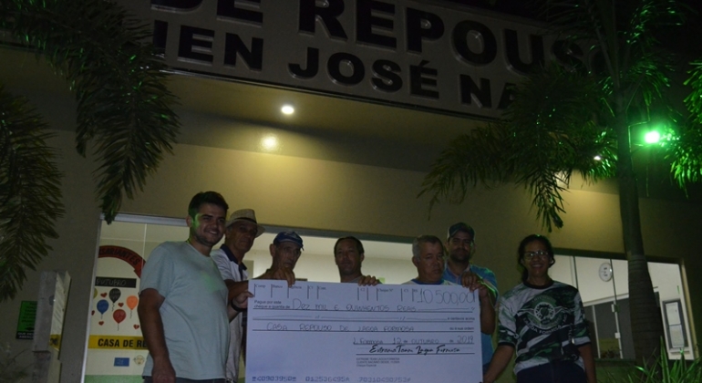  Grupo Extreme Motors entrega cheque de mais de 10 mil à Casa de Repouso de Lagoa Formosa