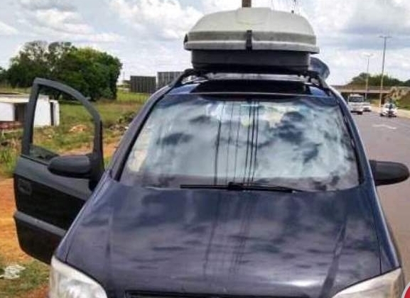 Motorista é presa na BR-354 em Patos de Minas por cobrar carona remunerada Motorista é presa na BR-354 em Patos de Minas por cobrar carona remunerada