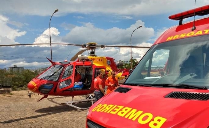 Helicóptero Arcanjo do Corpo de Bombeiros realiza transferência de paciente para Patos de Minas Helicóptero Arcanjo do Corpo de Bombeiros realiza transferência de paciente para Patos de Minas