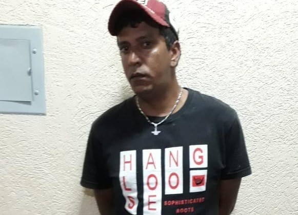 Homem oferece cocaína para garotas de programa e clientes de boate em Carmo do Paranaíba e acaba preso