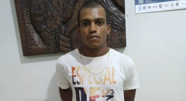 Polícia Militar de Lagoa Formosa prende suspeito de cometer assalto em Posto de Combustível Polícia Militar de Lagoa Formosa prende suspeito de cometer assalto em Posto de Combustível