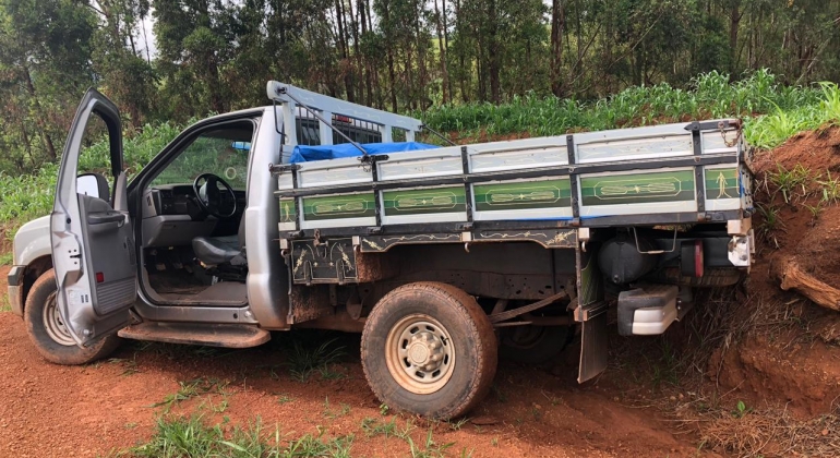 Motorista é assaltado em estrada vicinal de Carmo do Paranaíba e ladrões fogem levando carro e dinheiro