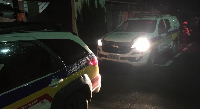 Assaltantes armados invadem casa de empresário em Patos de Minas e levam jóias e dinheiro