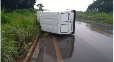 Motorista tem braço dilacerado em acidente na BR-354 em Rio Paranaíba Motorista tem braço dilacerado em acidente na BR-354 em Rio Paranaíba