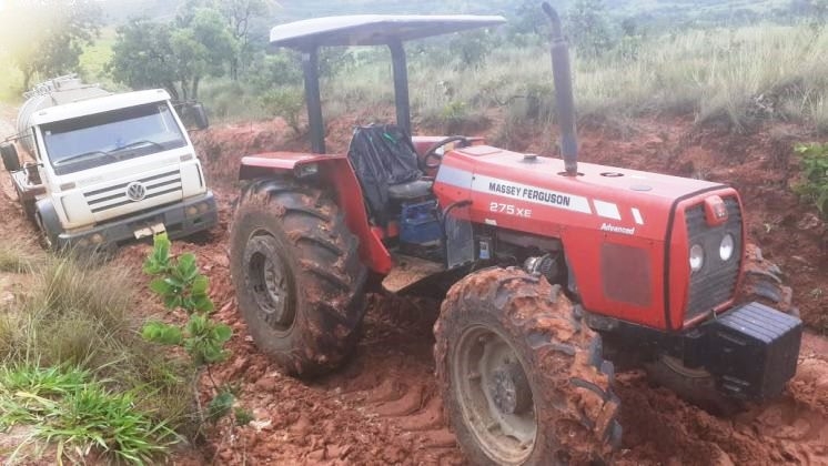Chuvas causam estragos na rodovia LMG-726 e motoristas cobram providências das autoridades