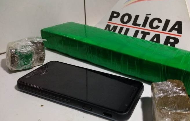 Polícia Rodoviária apreende aproximadamente 1 quilo de maconha dentro de veículo na BR-354