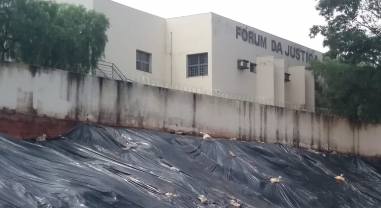 Com risco de desabamento prédio do Fórum da Justiça do Trabalho é interditado em Patos de Minas